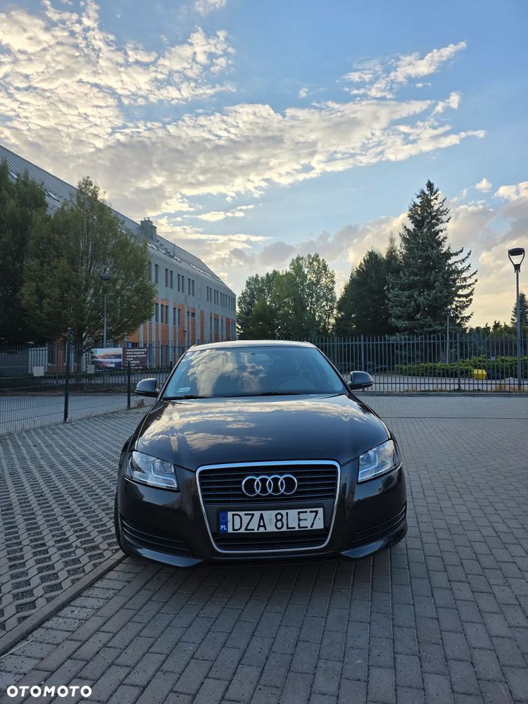 Audi A3 Sportback 1.6 TDI DPF Ambiente - 2