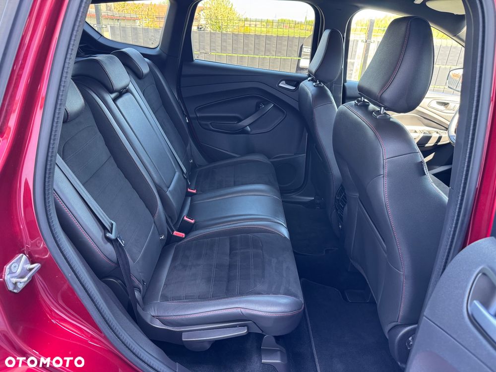 Ford Kuga 1.5 EcoBoost 2x4 ST-Line - 23