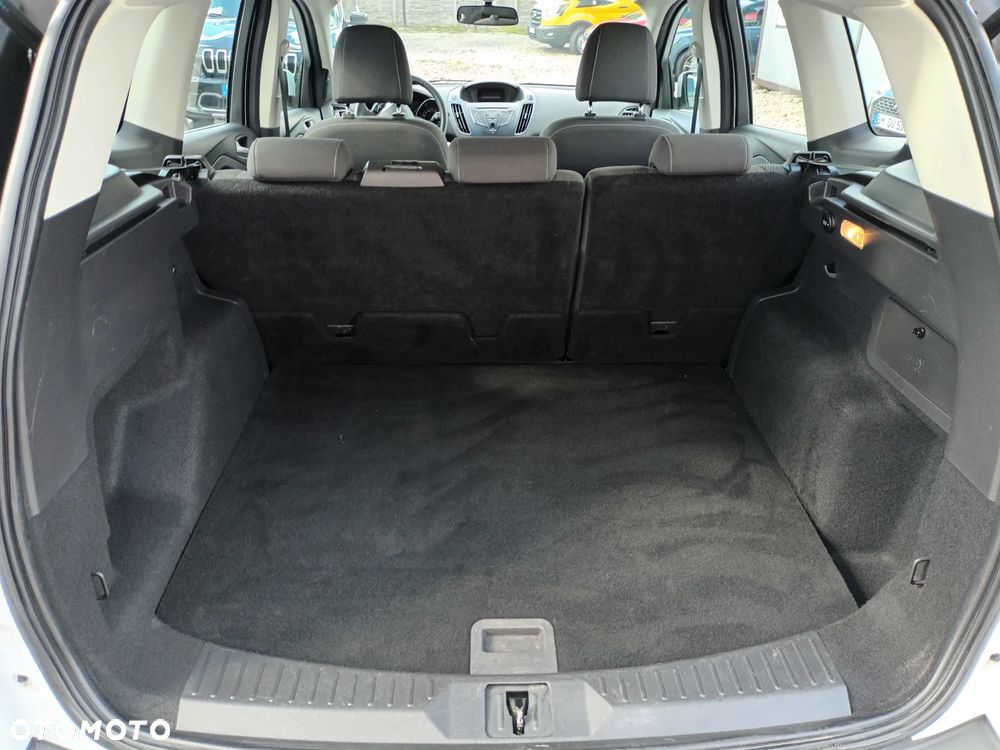 Ford Kuga - 11