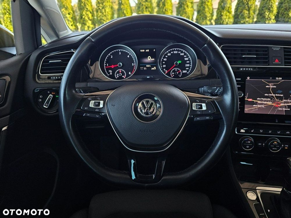 Volkswagen Golf - 15
