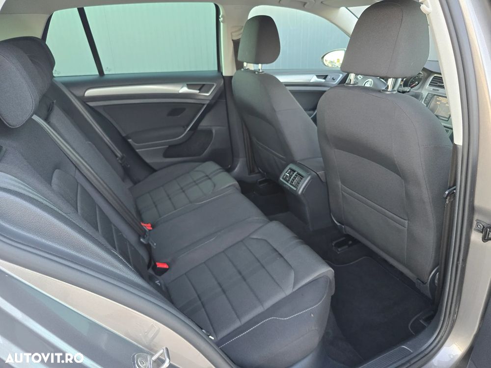 Volkswagen Golf 1.6 TDI BlueMotion Technology Comfortline - 8