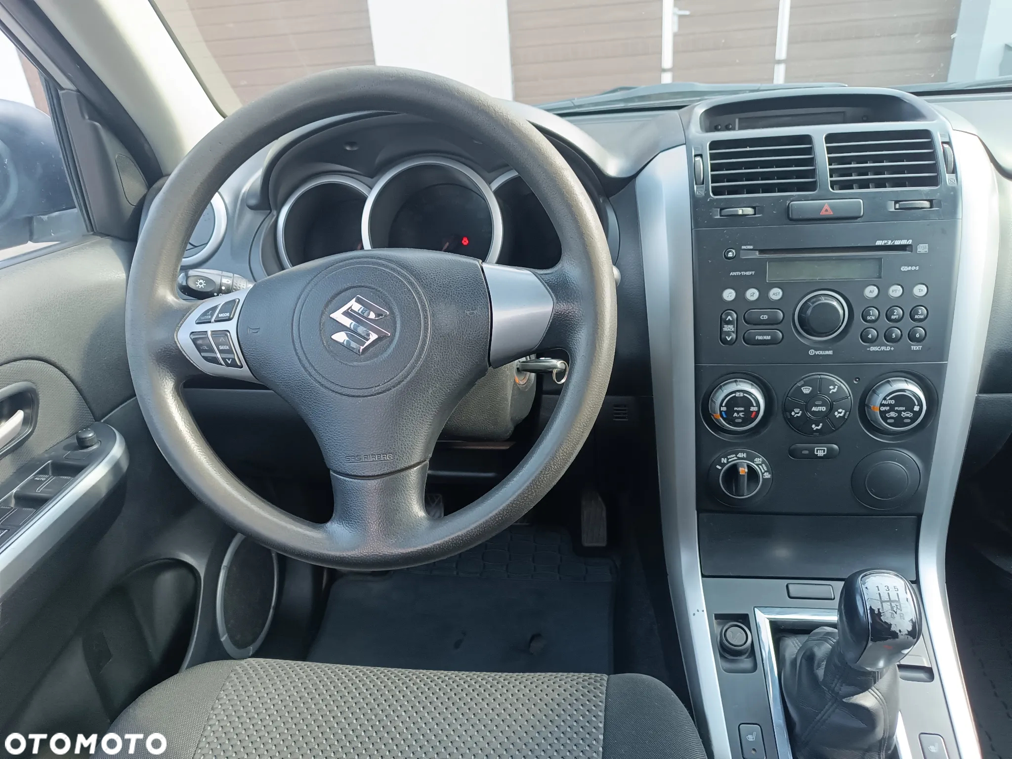 Suzuki Grand Vitara 2.0 - 15