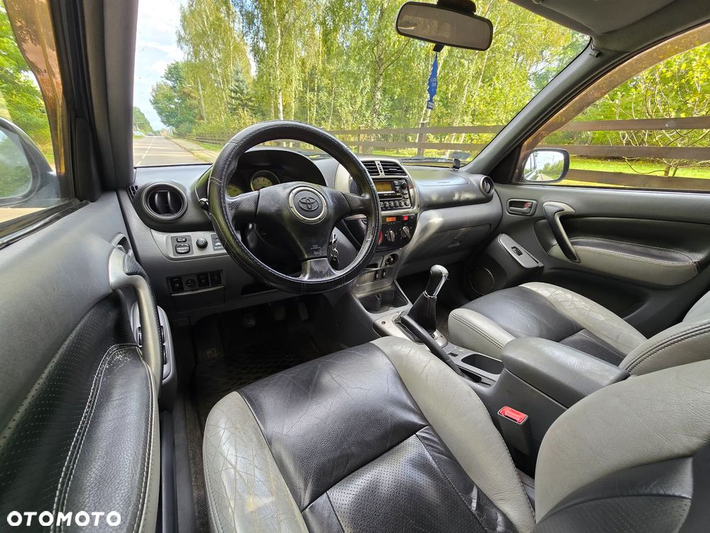 Toyota RAV4 D-4D 4x4 - 7