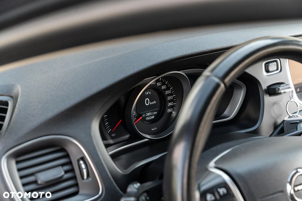 Volvo V40 D2 Momentum - 34