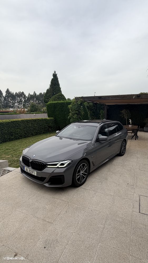 BMW 530 e Pack Desportivo M - 3