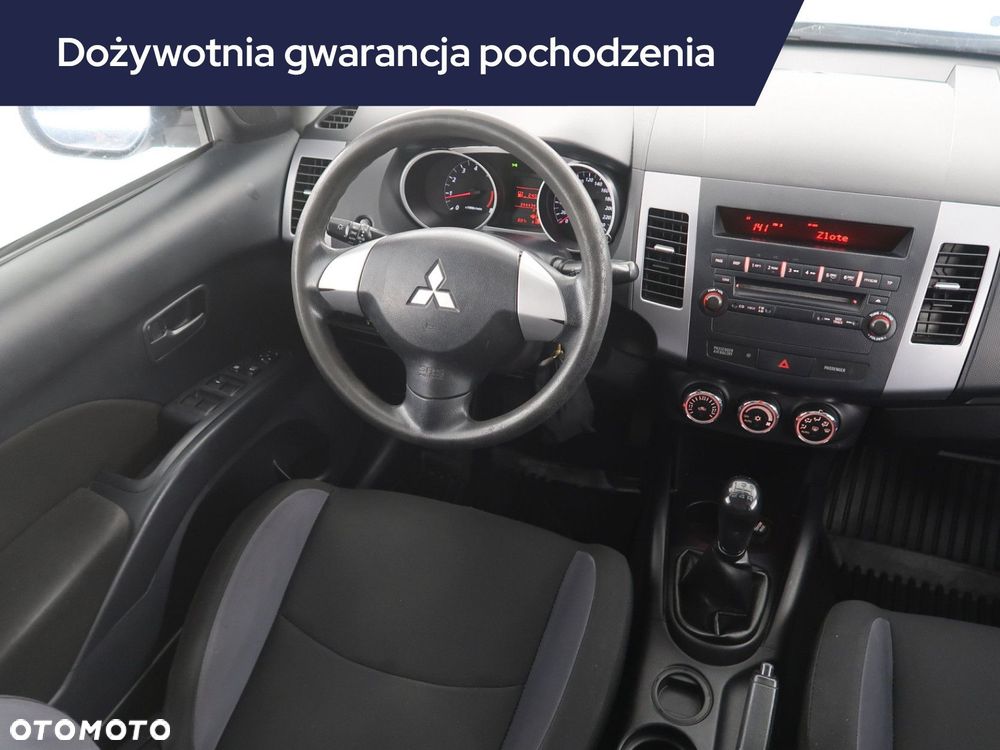 Mitsubishi Outlander - 9