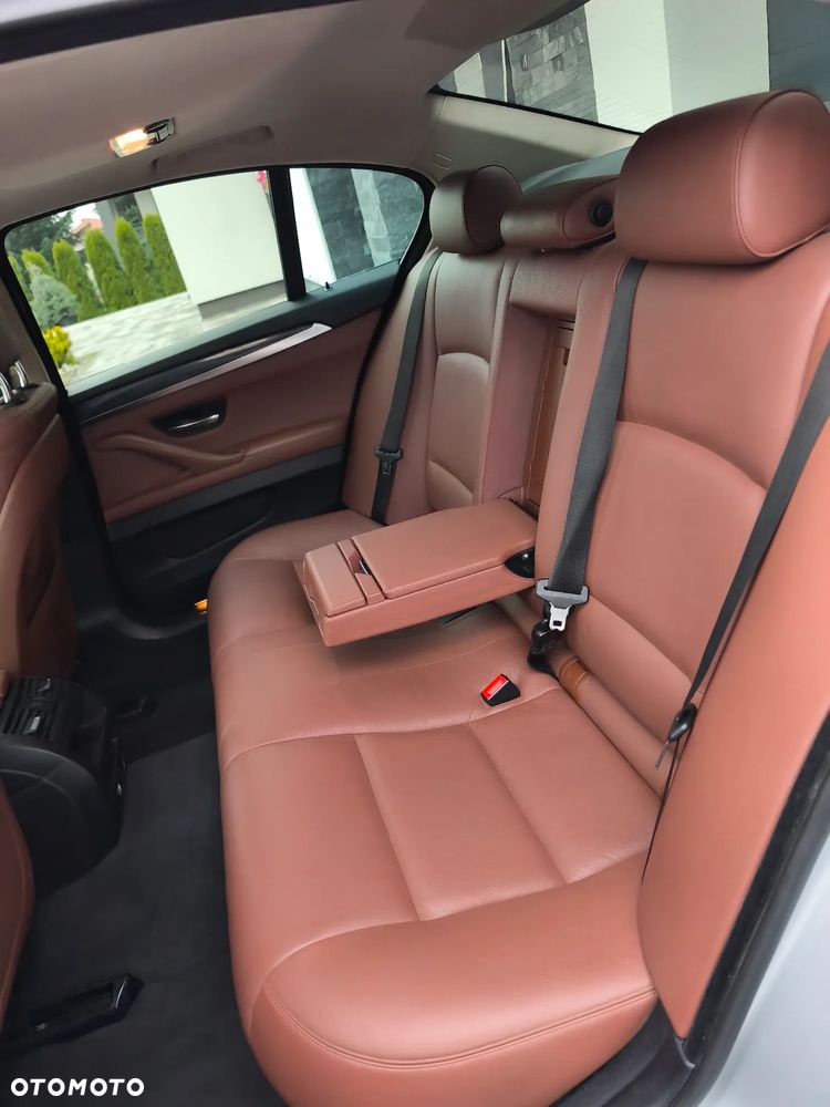 BMW Seria 5 520d Luxury Line - 23