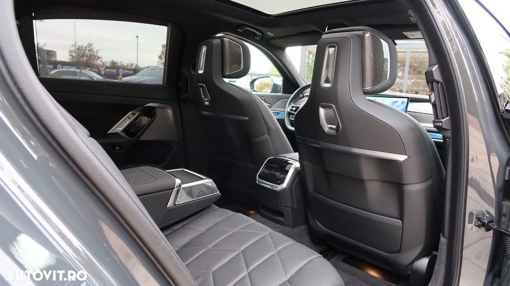 BMW Seria 7 740d xDrive MHEV - 17
