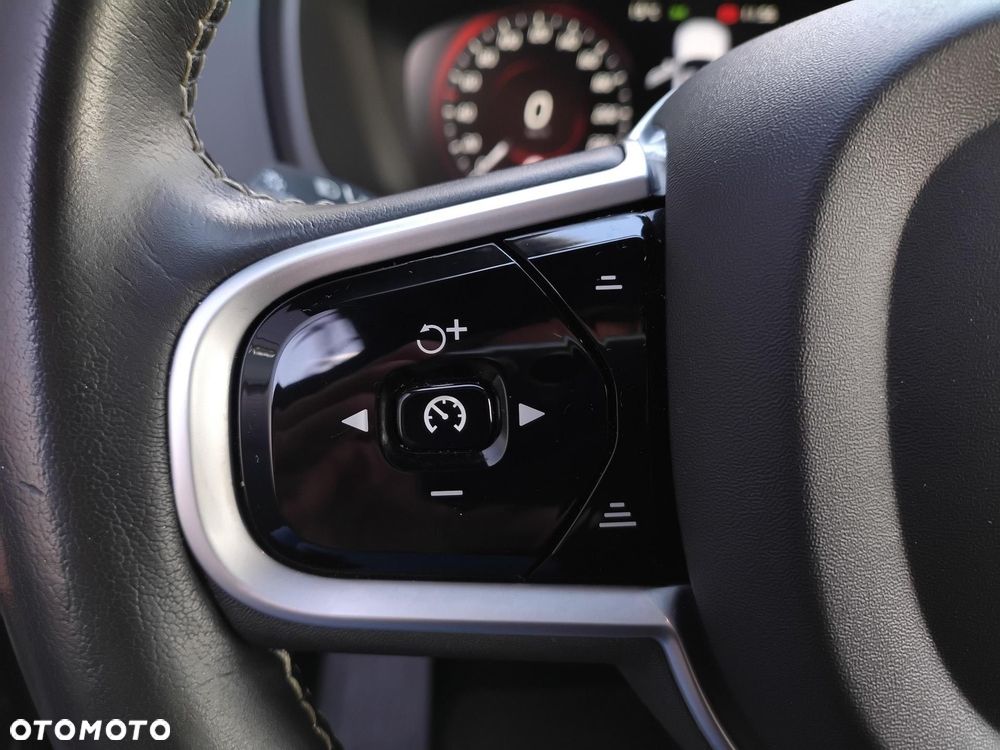 Volvo XC 90 - 16