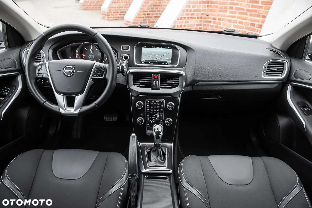 Volvo V40 D2 Drive-E SCR Momentum - 29
