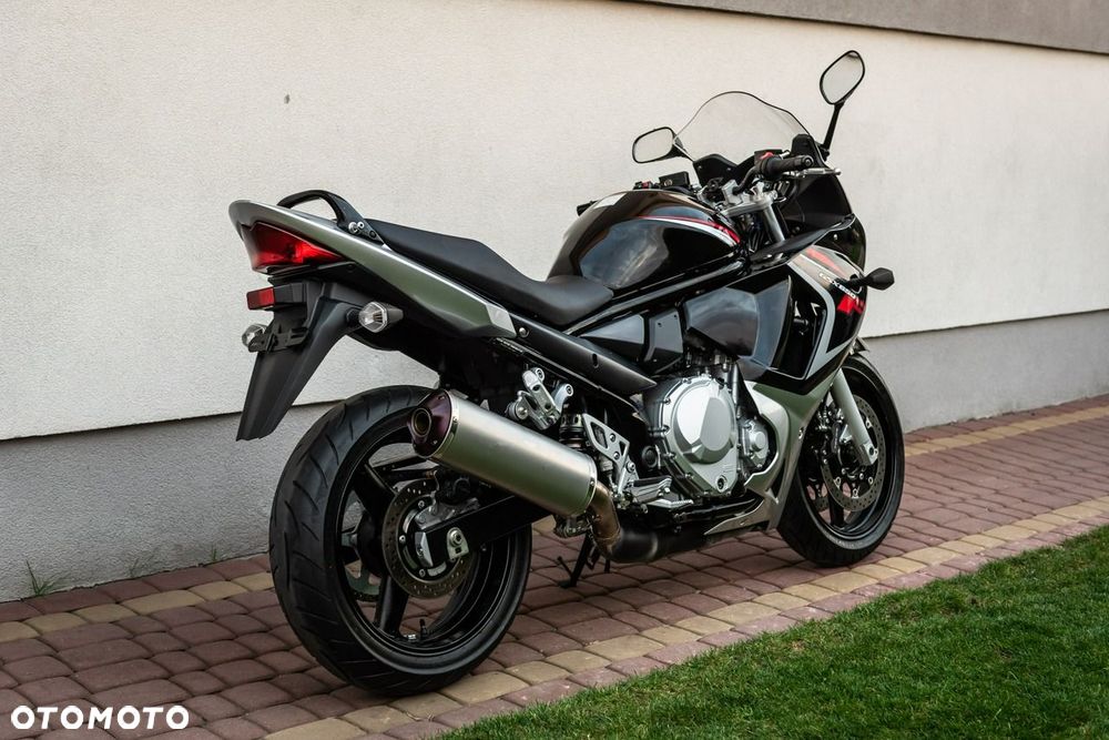 Suzuki GSX - 8