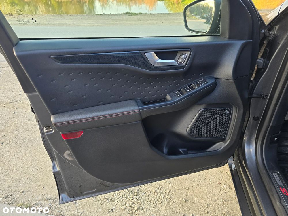 Ford Kuga 2.0 EcoBlue 4x4 ST-LINE X - 23