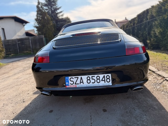 Porsche 911 Carrera Cabrio - 21