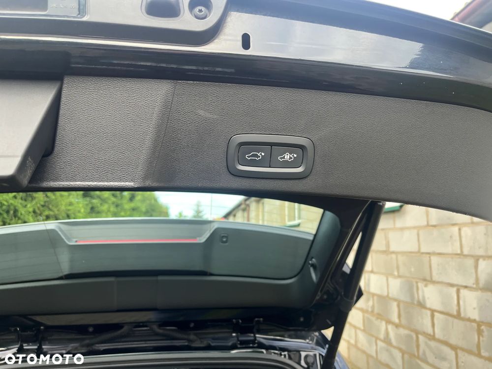 Volvo XC 40 T4 Recharge DKG Ultimate Bright - 9