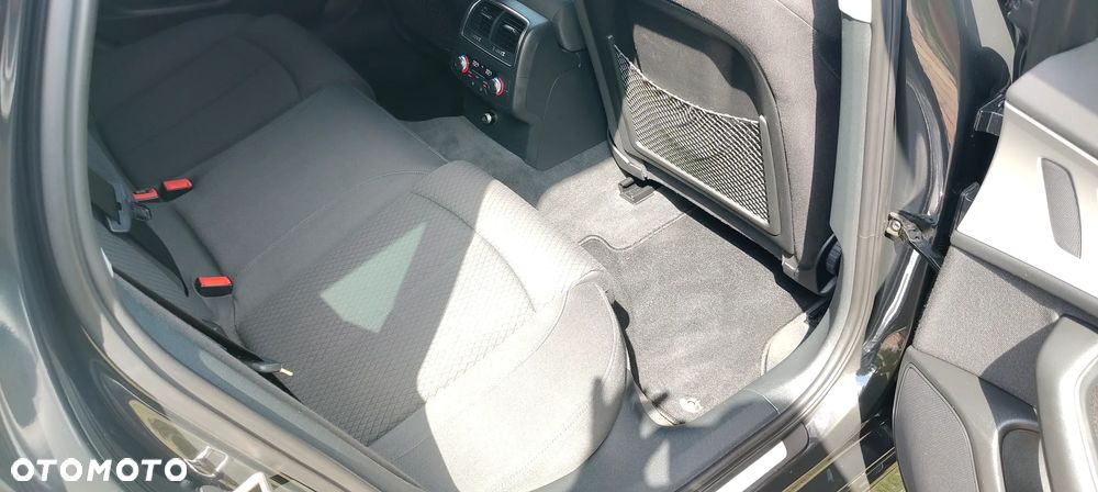 Audi A6 Avant 2.0 TDI Ultra DPF S tronic - 13