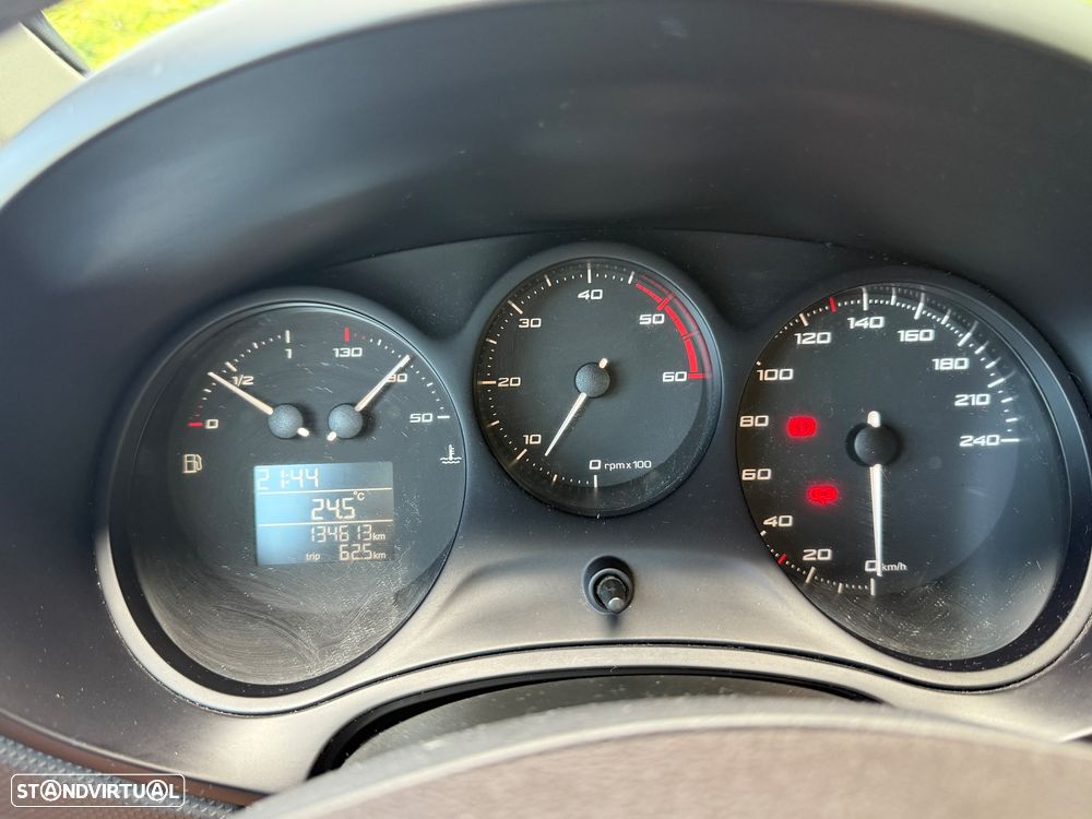 SEAT Leon 1.6 TDI DPF E-Ecomotive Style - 24