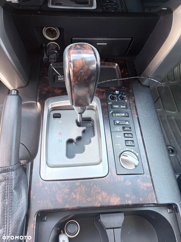 Toyota Land Cruiser LC 4.5 D-4D Limited - 25
