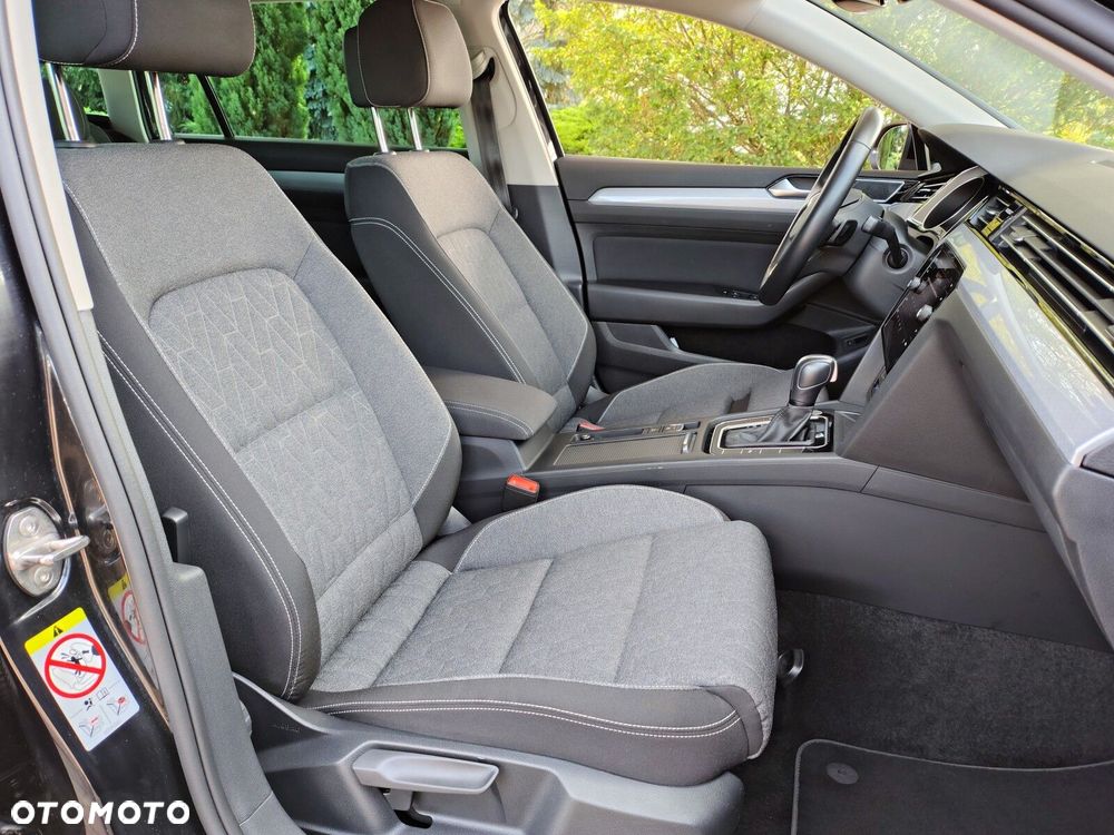 Volkswagen Passat - 17