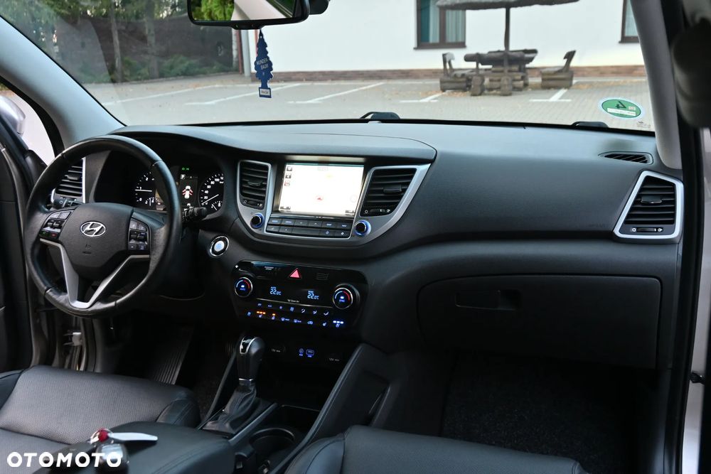 Hyundai Tucson 2.0 CRDI 4WD Automatik Premium - 35