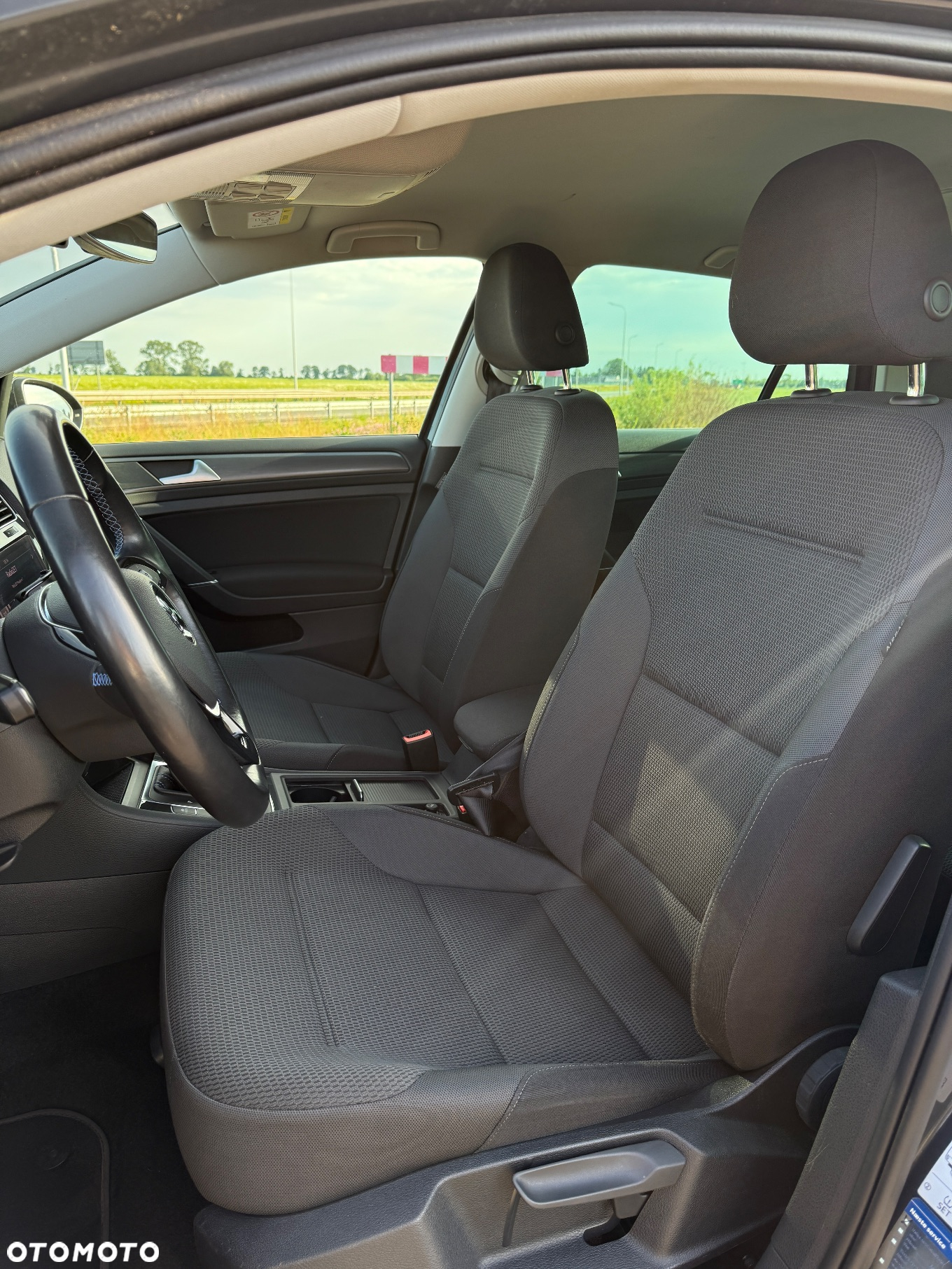 Volkswagen Golf e-Golf - 15