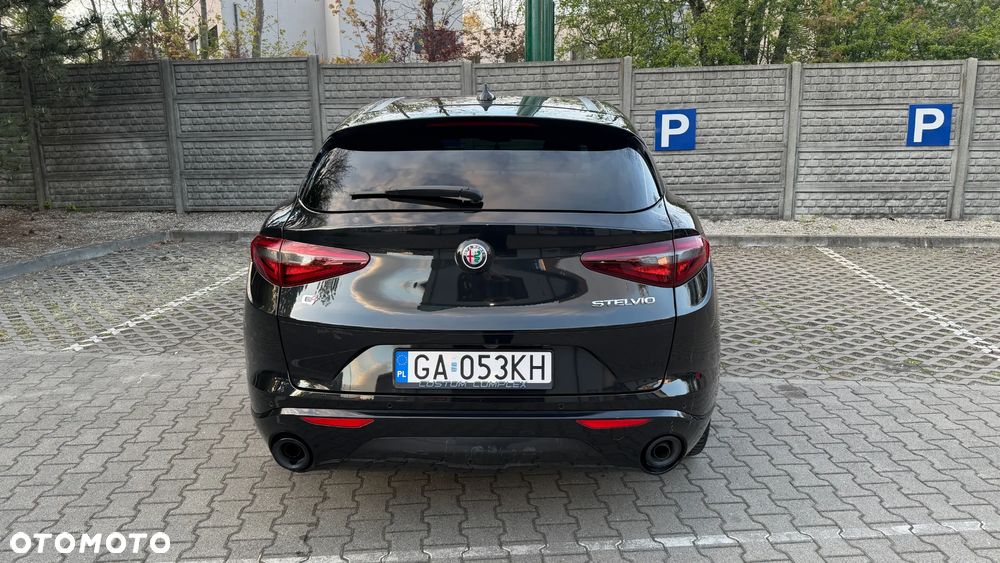 Alfa Romeo Stelvio 2.0 Turbo Veloce Q4 - 6