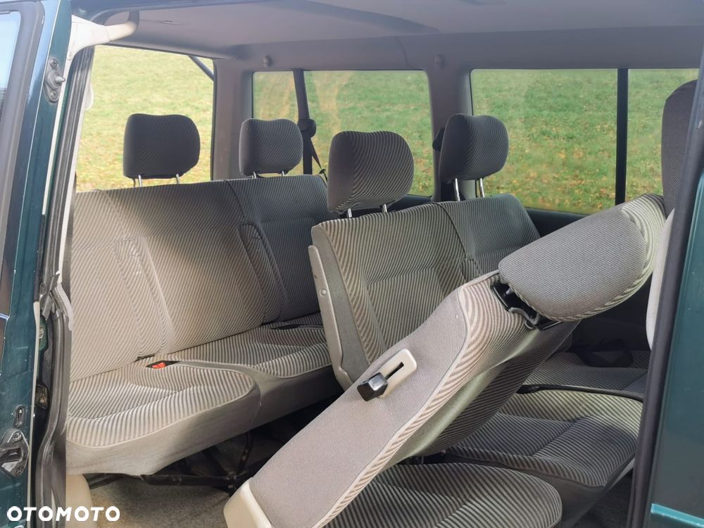 Volkswagen Caravelle Basis / CL - 15