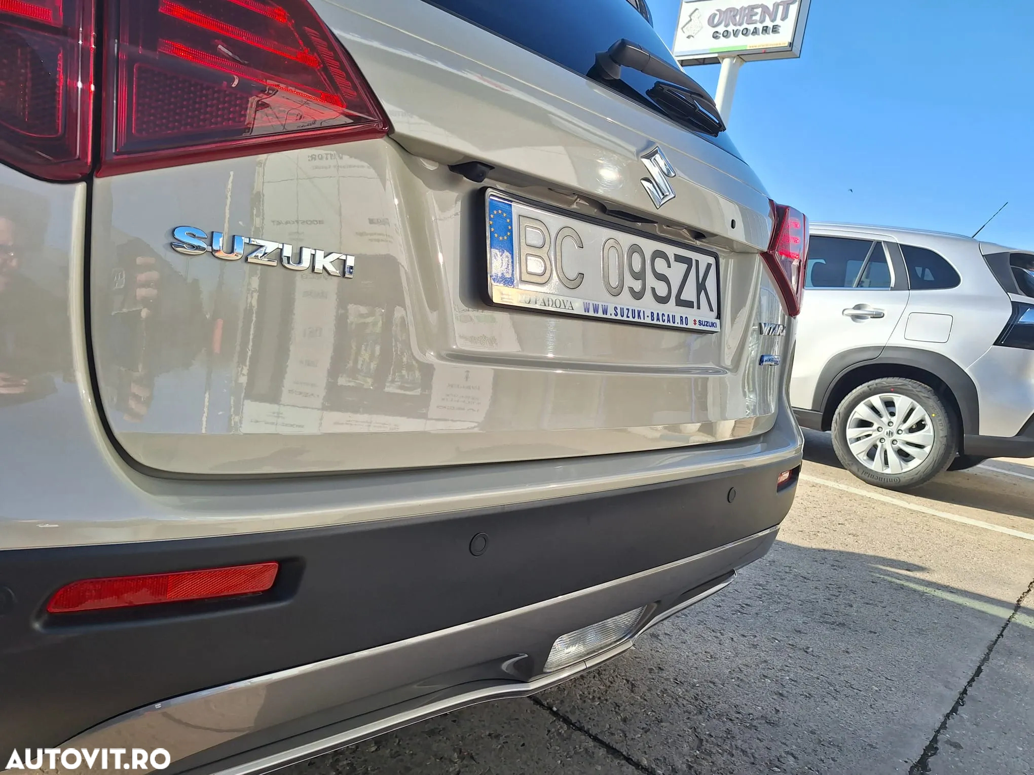 Suzuki Vitara 1.4 Boosterjet AllGrip MHEV Luxus - 5