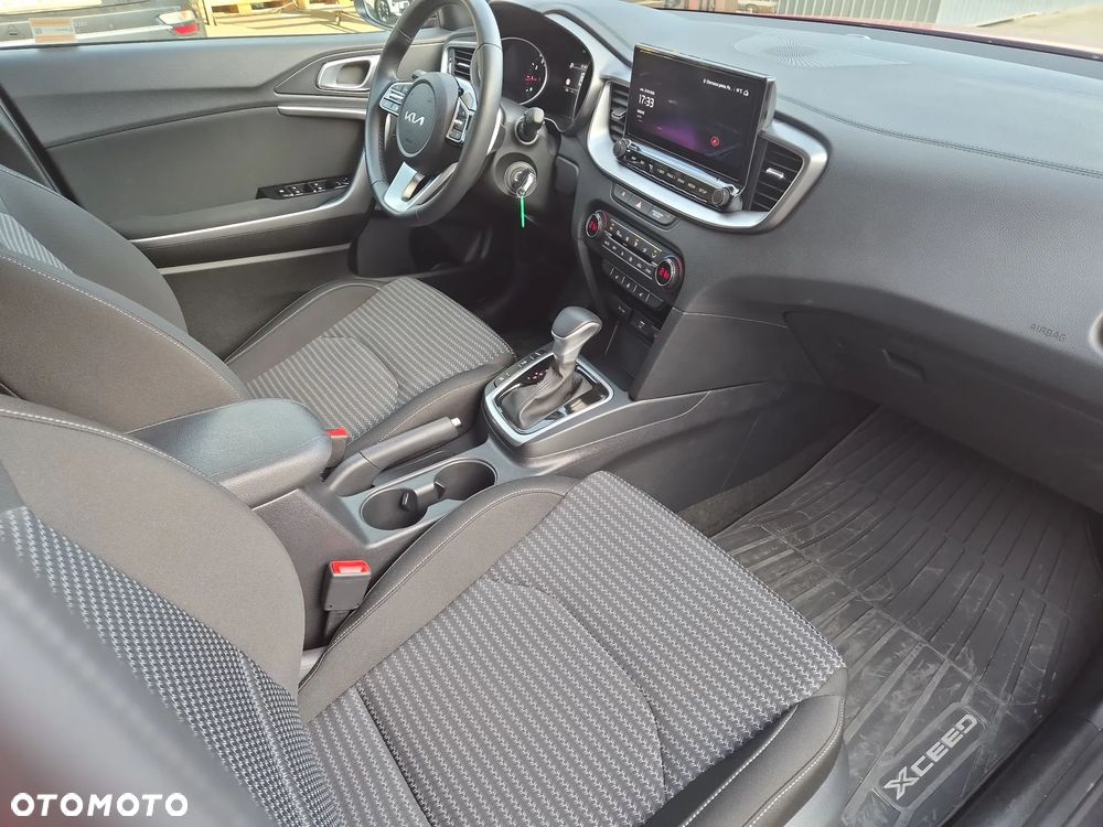 Kia XCeed 1.5 T-GDI M - 25