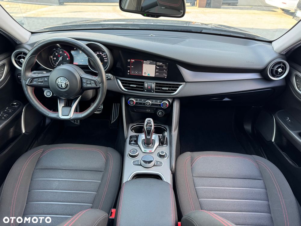 Alfa Romeo Giulia 2.2 AT8 Super - 20