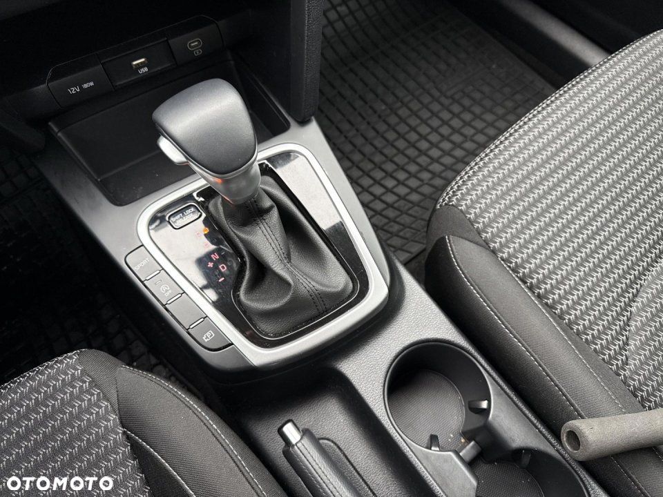 Kia Ceed - 22
