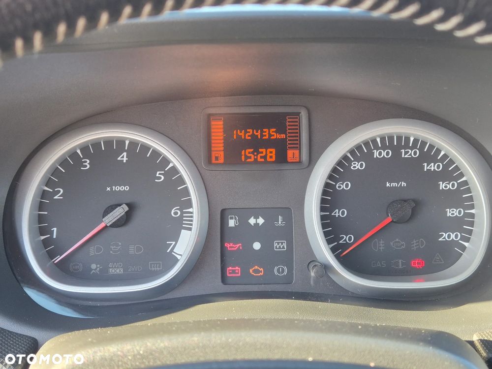 Dacia Duster 1.6 Laureate - 9