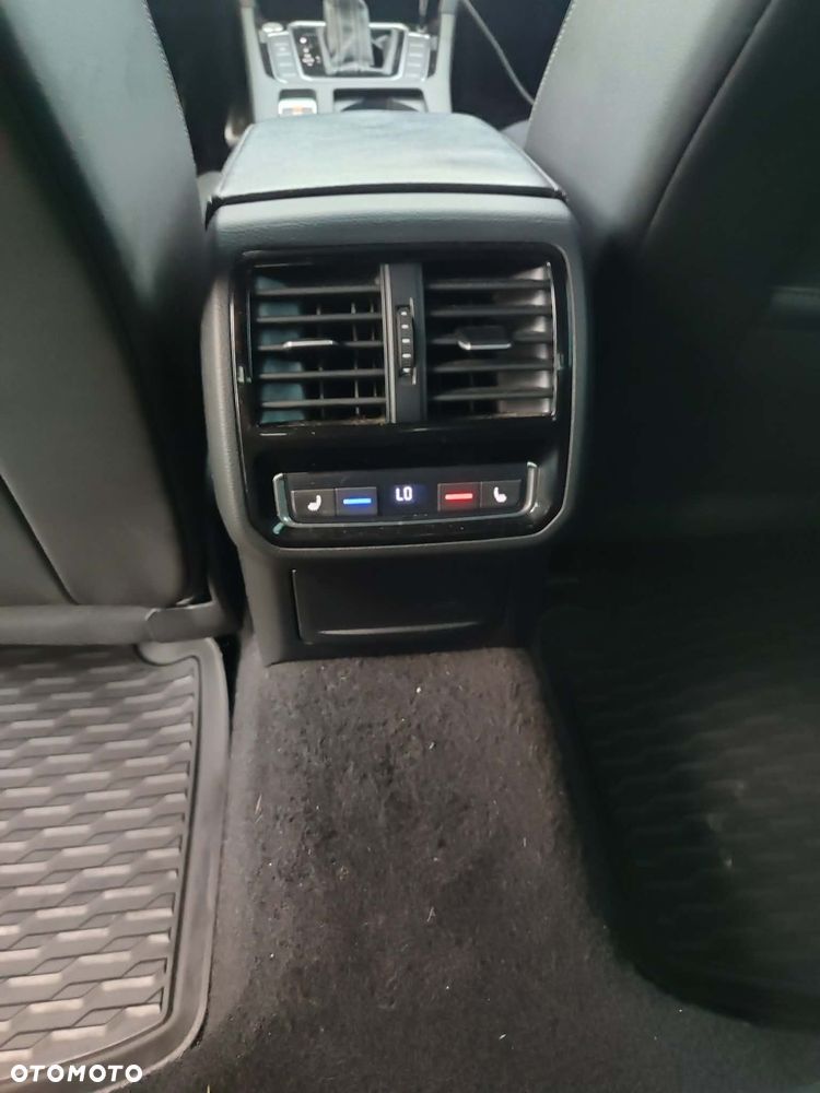 Volkswagen Arteon 2.0 TDI SCR DSG R-Line - 13