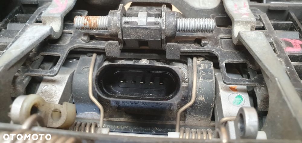 Klamka prawy przód przednia prawa KEYLESS GO Audi A8 D3 4E0949137 - 8