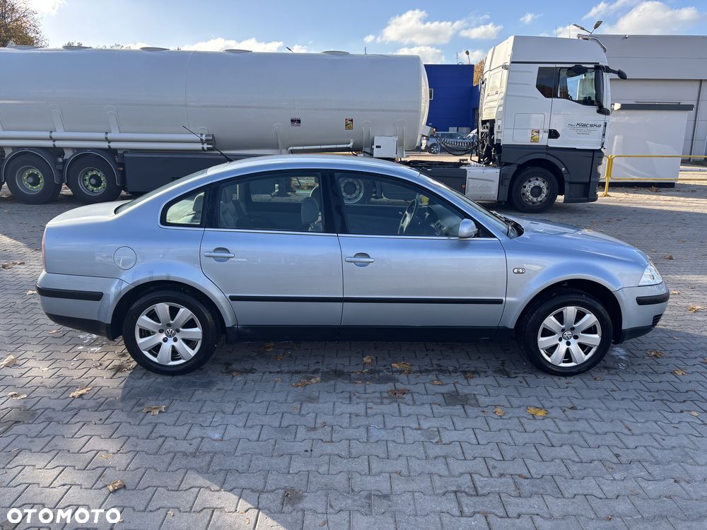 Volkswagen Passat - 4