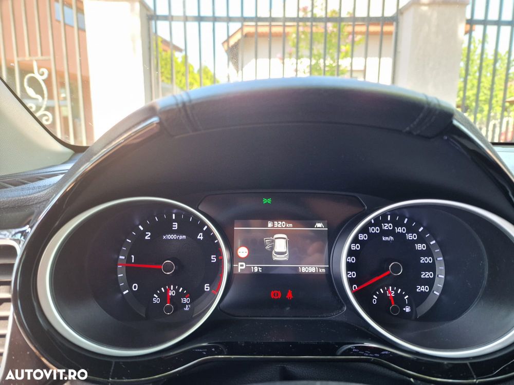 Kia Ceed SW 1.6 CRDi DCT Platinum Edition - 30