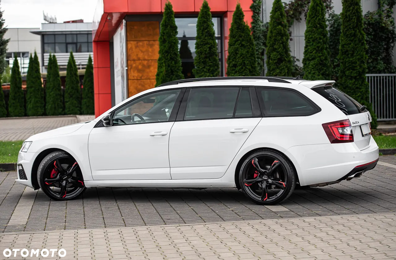 Skoda Octavia Combi 2.0 TDI DSG RS - 10