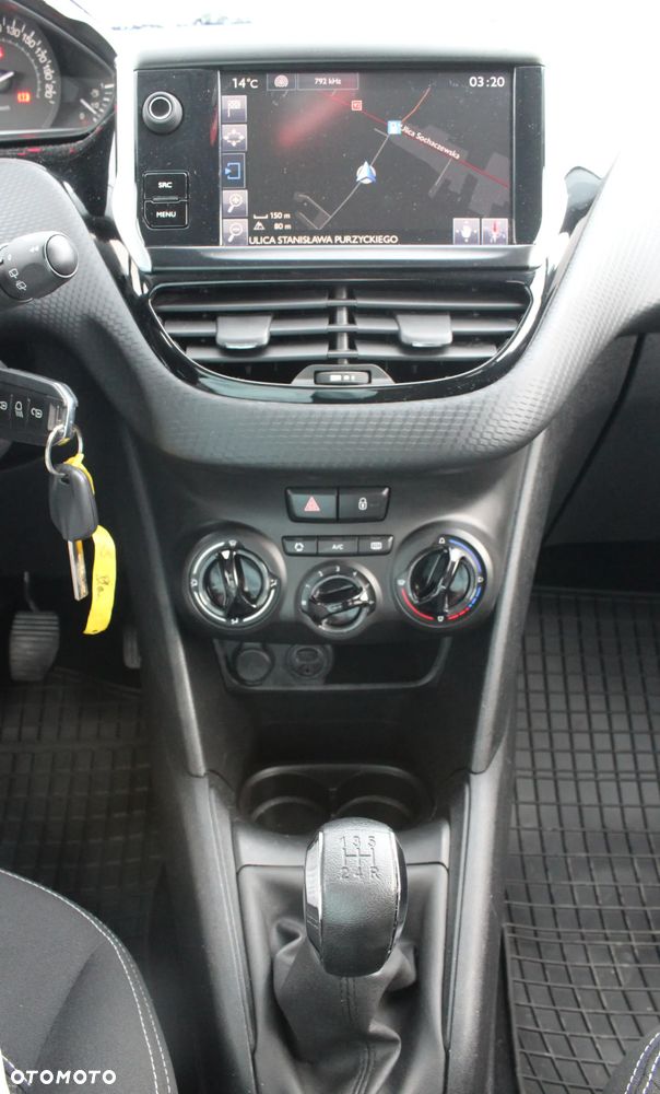 Peugeot 208 PureTech 82 Allure - 30