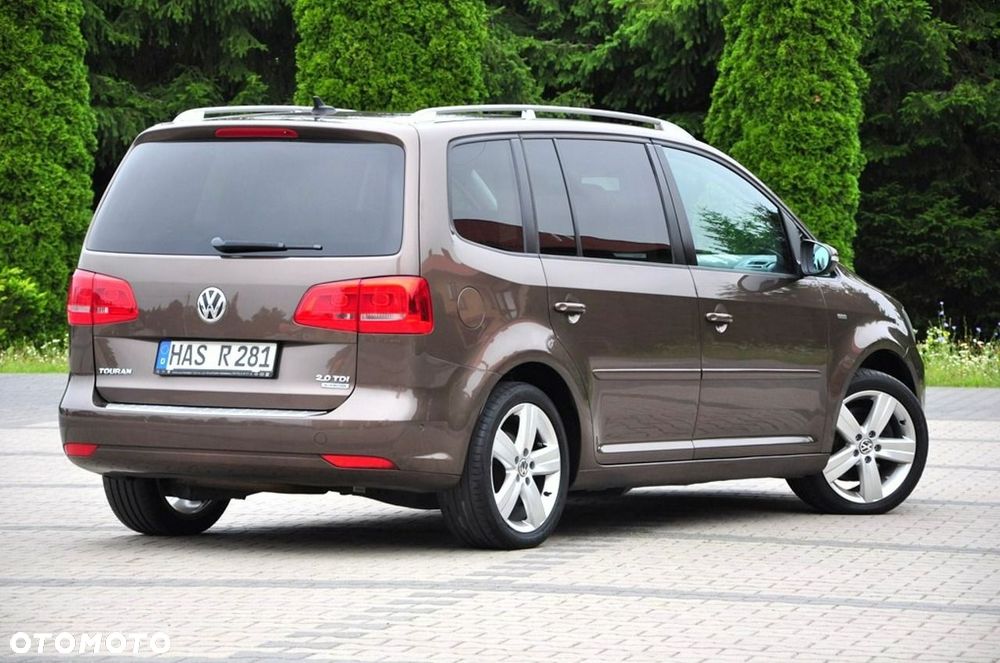 Volkswagen Touran - 12