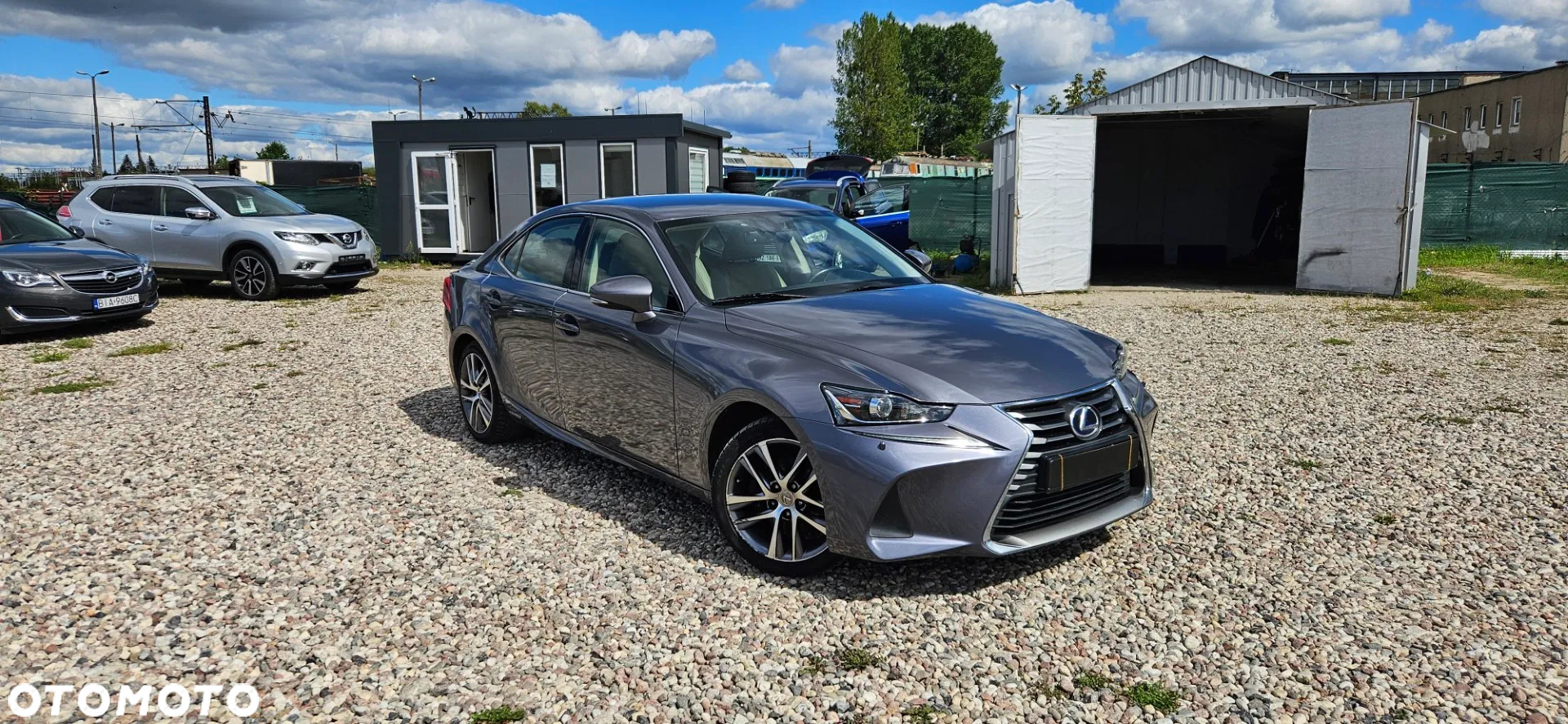 Lexus IS 300h Business Edition - 11