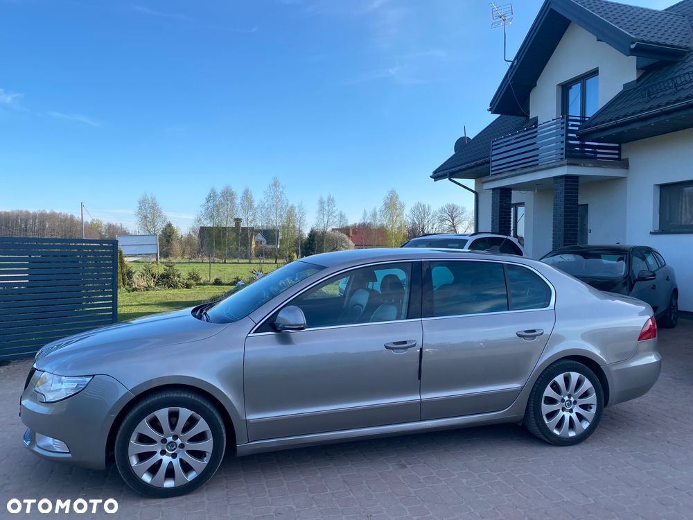 Skoda Superb 1.8 TSI FAMILY - 17
