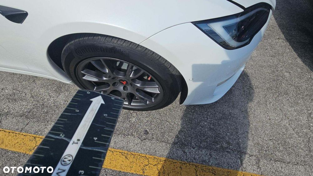 Tesla Model S AWD - 17