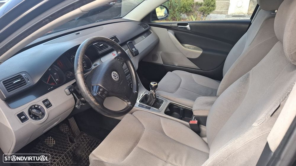 VW Passat 2.0 TDI Confortline - 5