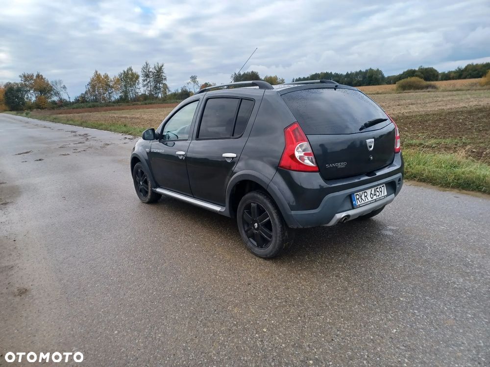 Dacia Sandero Stepway 1.6 - 8