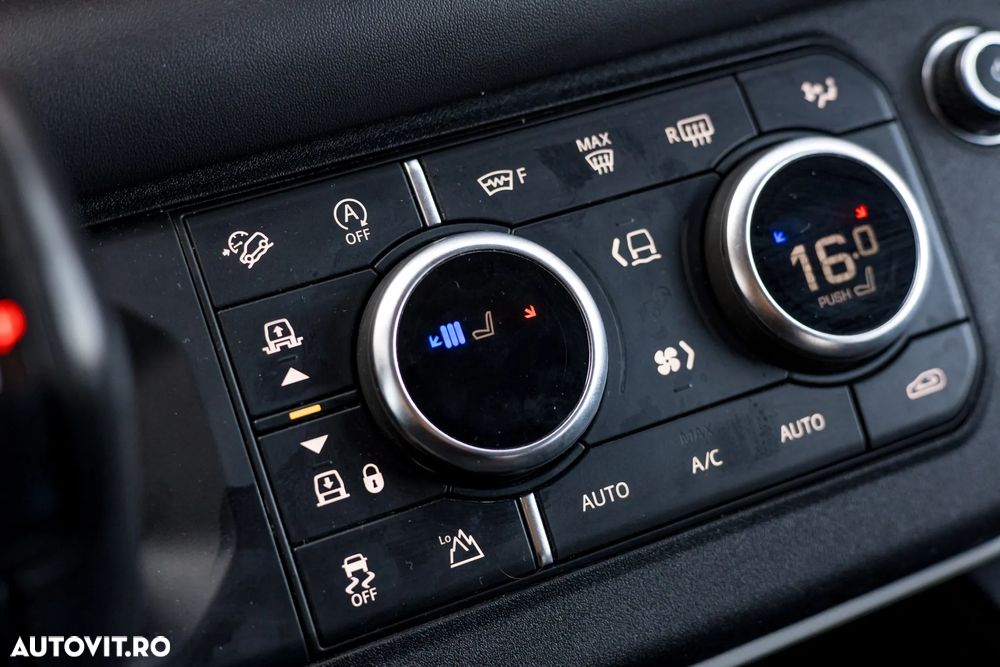 Land Rover Defender 110 2.0L D240 SE - 22