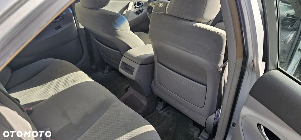 Toyota Camry 2.4 XLE - 7