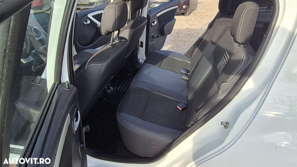 Dacia Sandero 1.5 DCI Laureate - 8