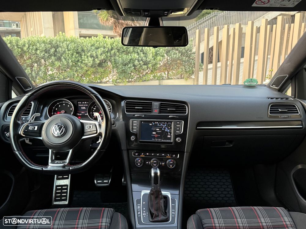 VW Golf GTI Performance BlueMotion DSG - 13