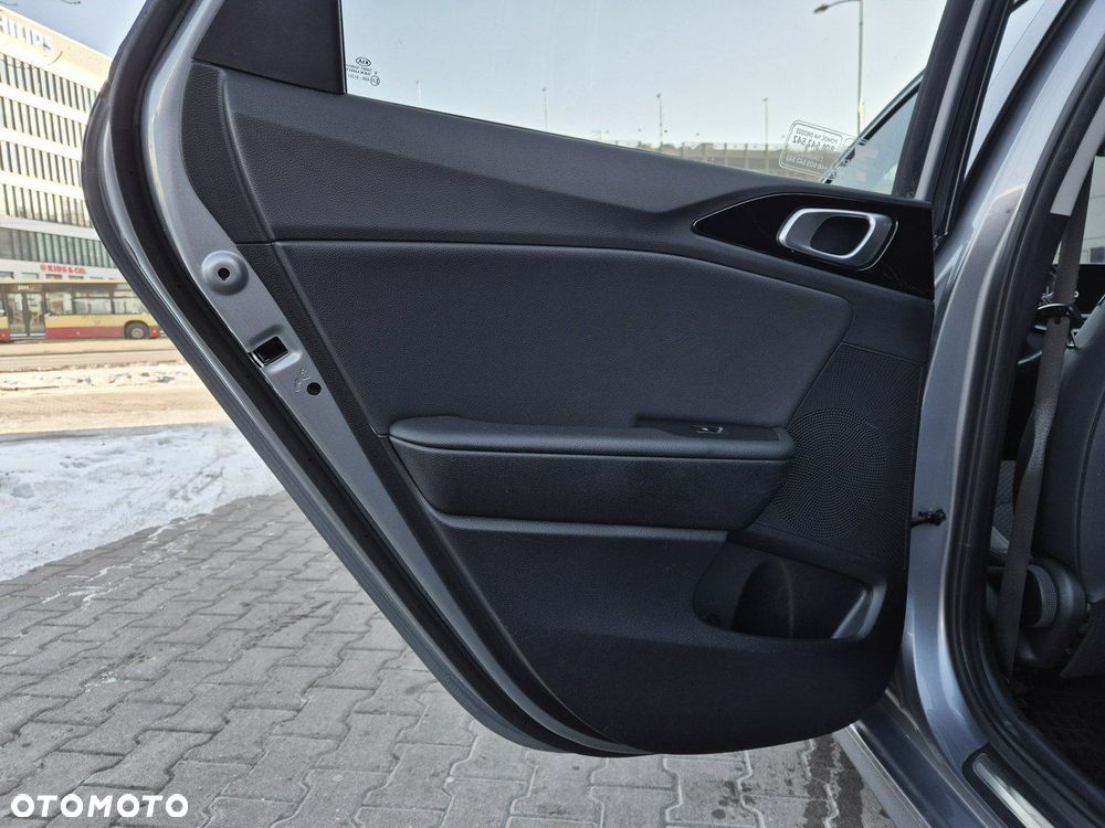 Kia Ceed 1.6 GDI PHEV L Business Line DCT - 17