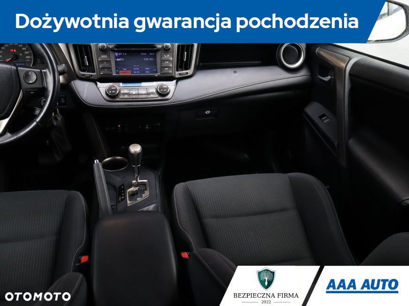 Toyota RAV4 - 9