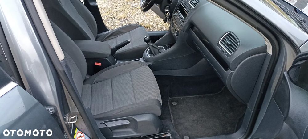 Volkswagen Golf 1.6 TDI DPF BlueMotion Technology Comfortline - 10